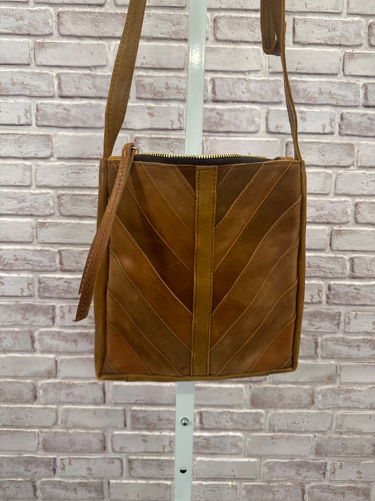 Magnolia crossbody, Tan, One Size, Used - Good
