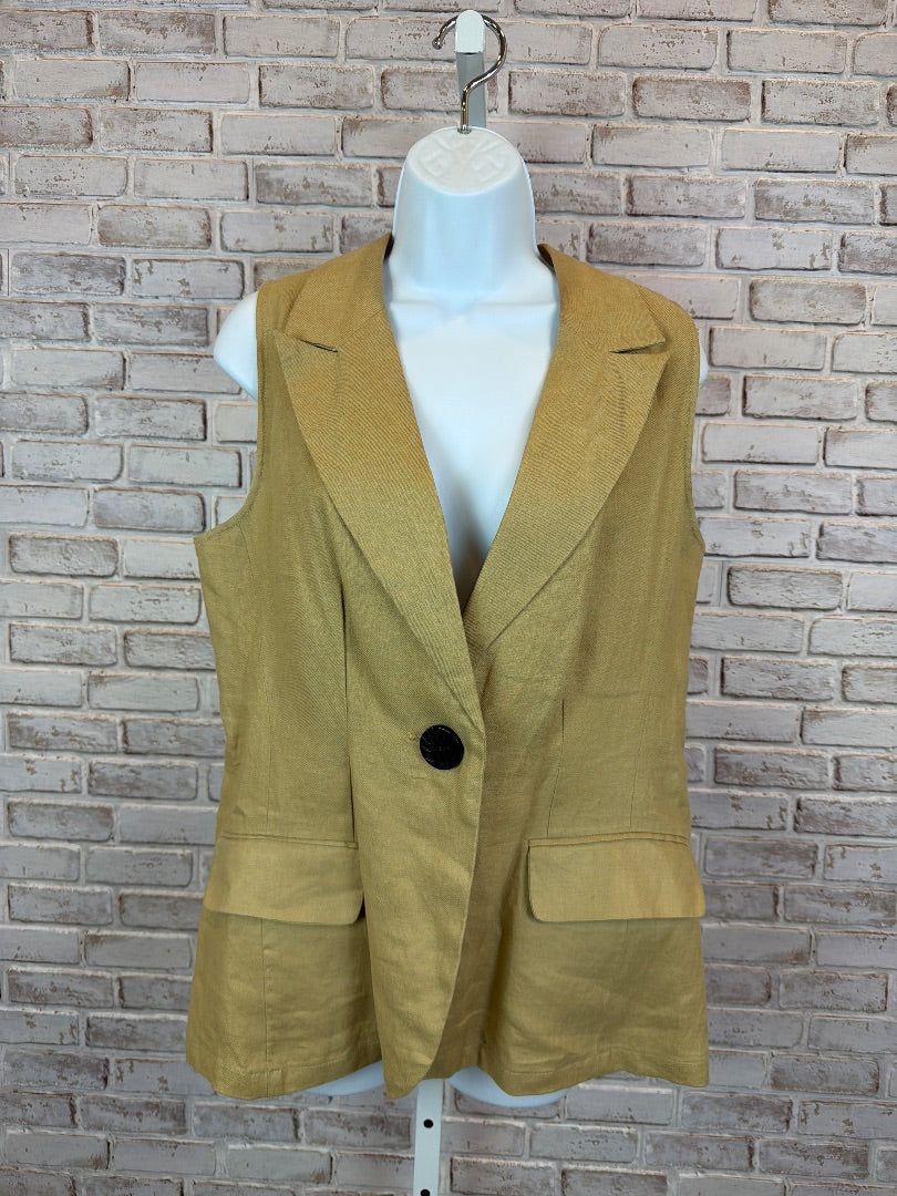 AMI Vest, Khaki, Medium, Used - Good