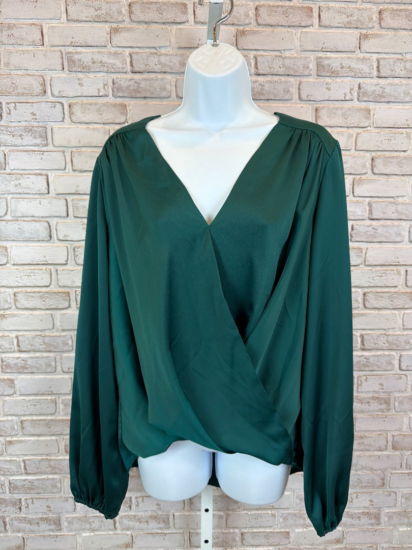 She & sky Shirt, Green, Large, Used - Good