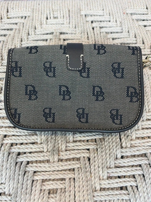 Dooney & Bourke Accessory Wallet – Black – Good Condition