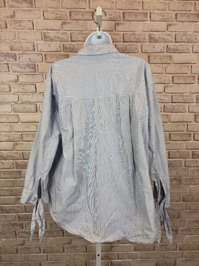 BP Shirt, Blue/white stripes, Small, Used - Good