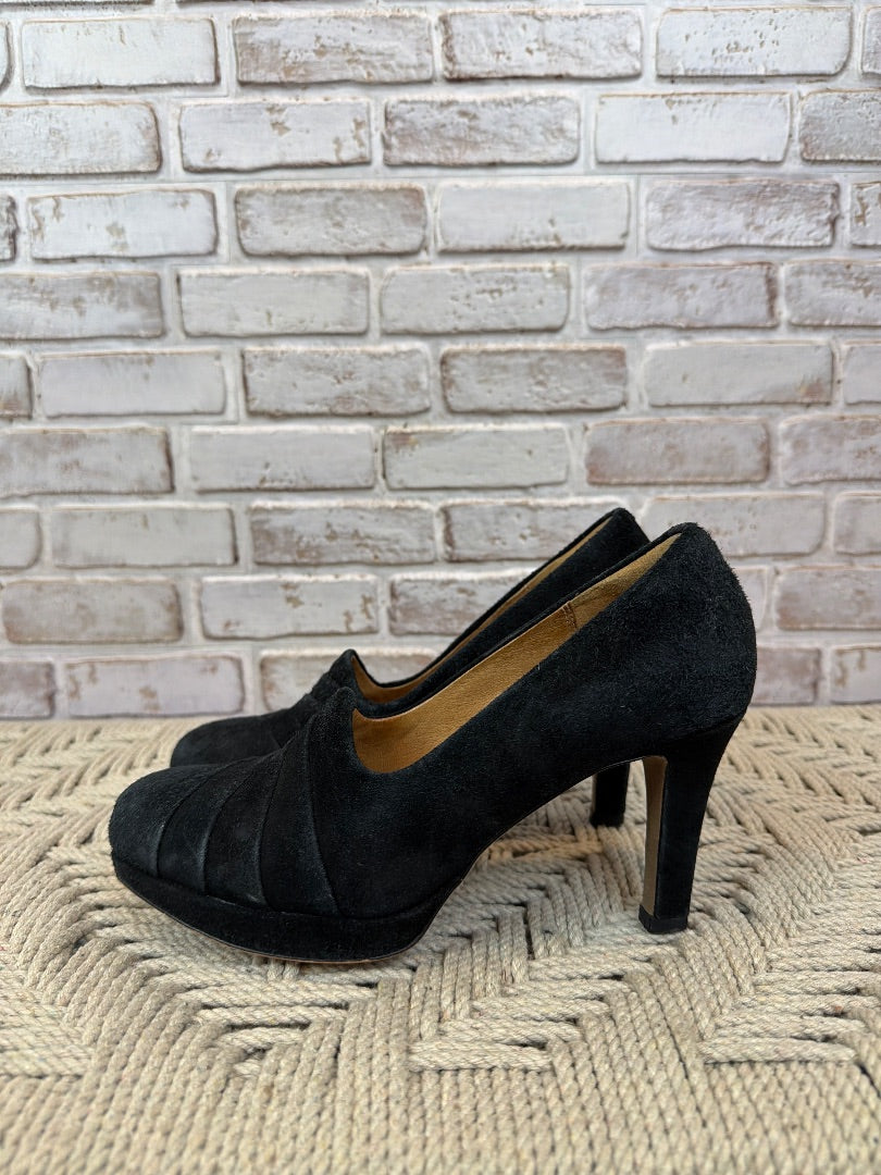 Clarks Heels, Black, 6.5, Used - Good
