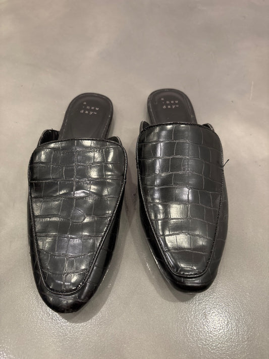 A new day Flats, Black, 7.5, Used - Good