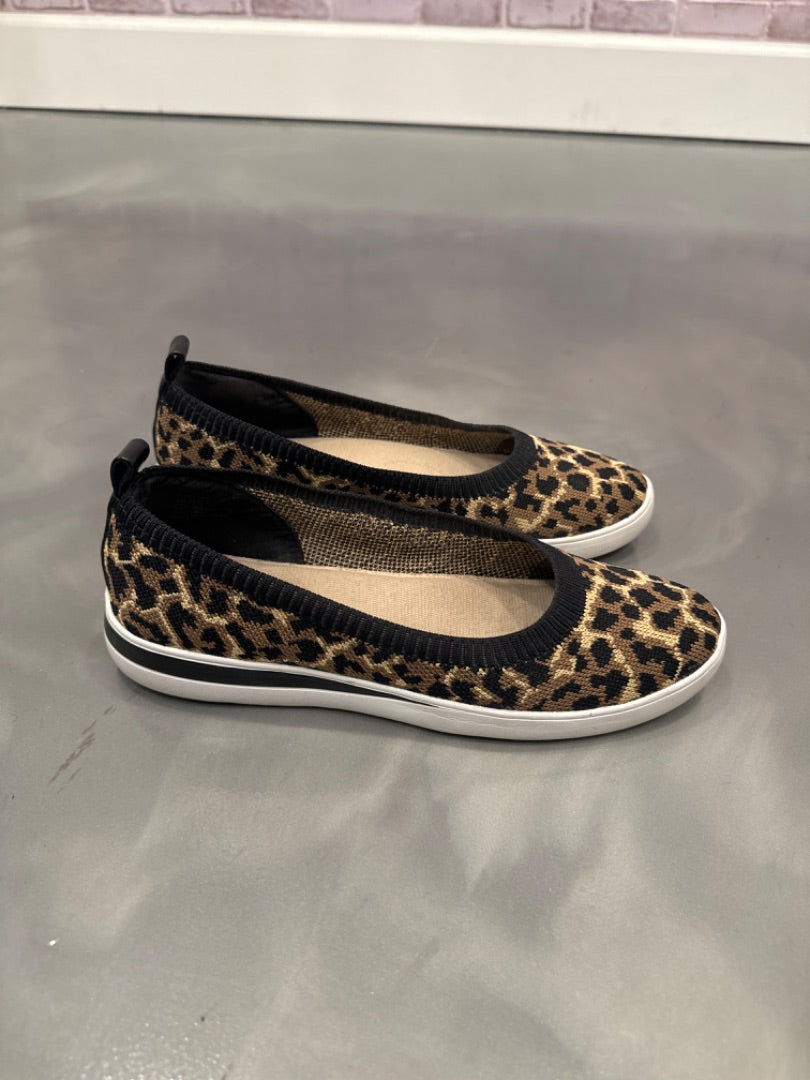 Aubrey Lynn Flats, Animal, 8, Used - Good