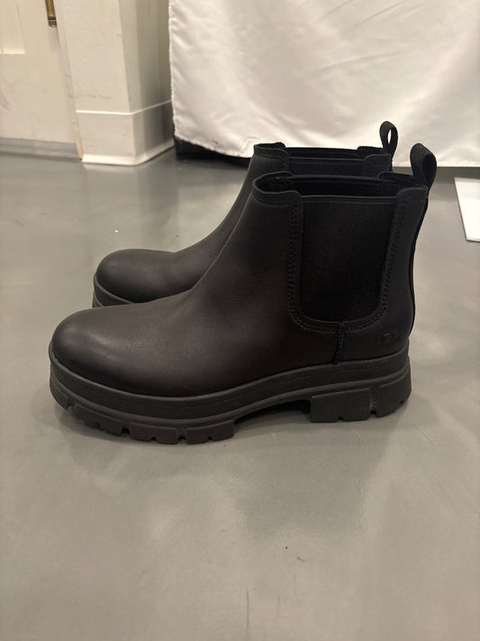 Ugg Booties, Black, 9.5, Used - Excellent