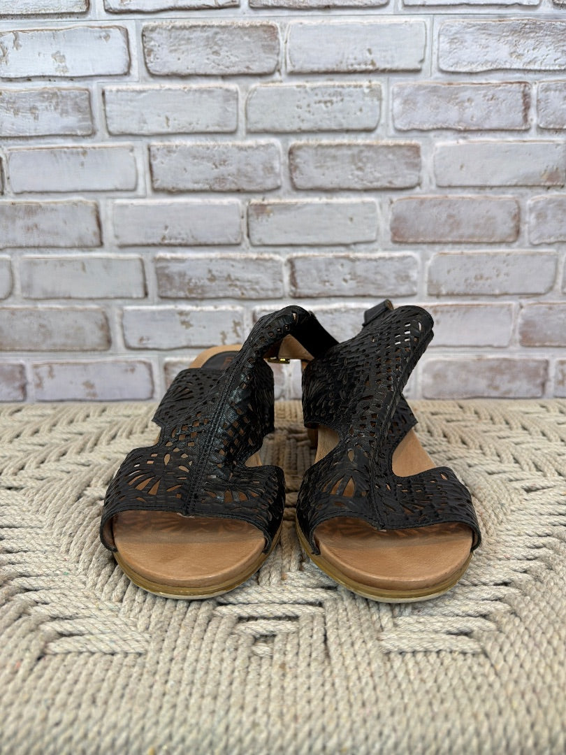 Pikolinos Heels, Black, 40, Used - Excellent