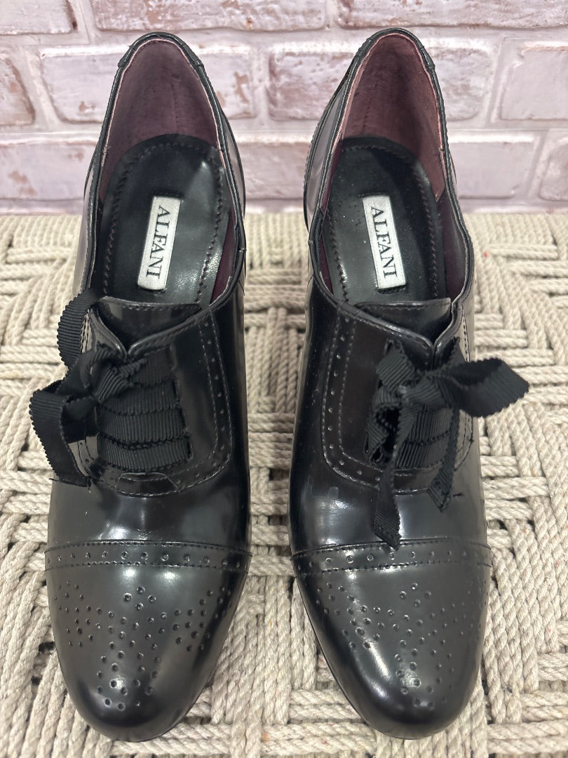 Alfani Clogs, Black, 6, Used - Fair