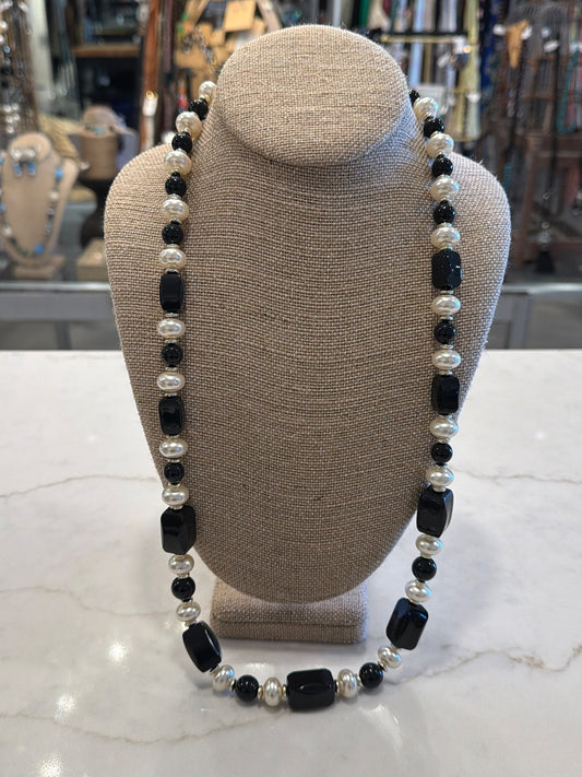 Various Necklace, Black/white, One Size, Used - Good