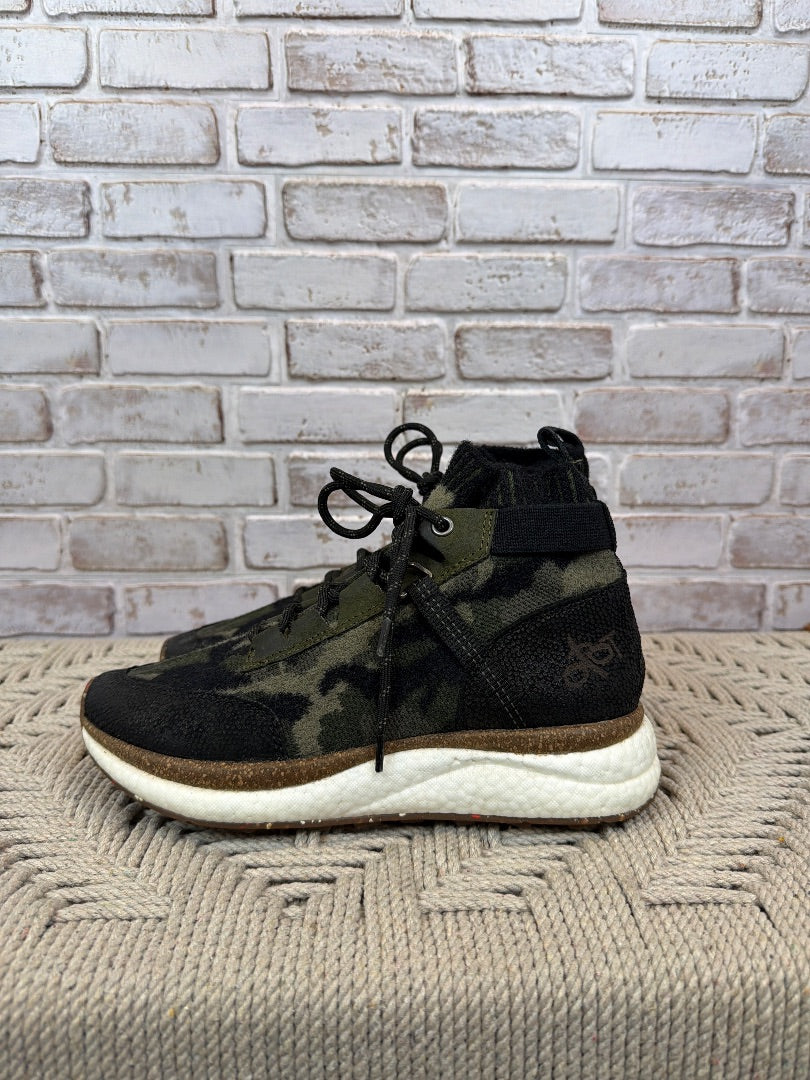 Otbt Sneakers, Green/black, 7, Used - Good