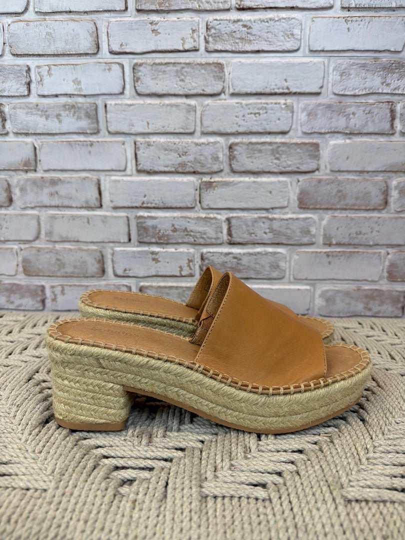 Soludos Heels, Tan, 7, Used - Good