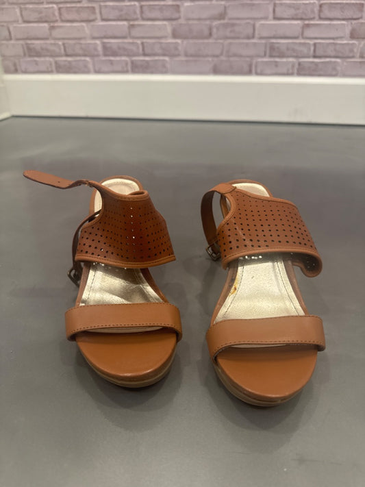 Kenneth Cole Heels, Tan, 5.5, Used - Good