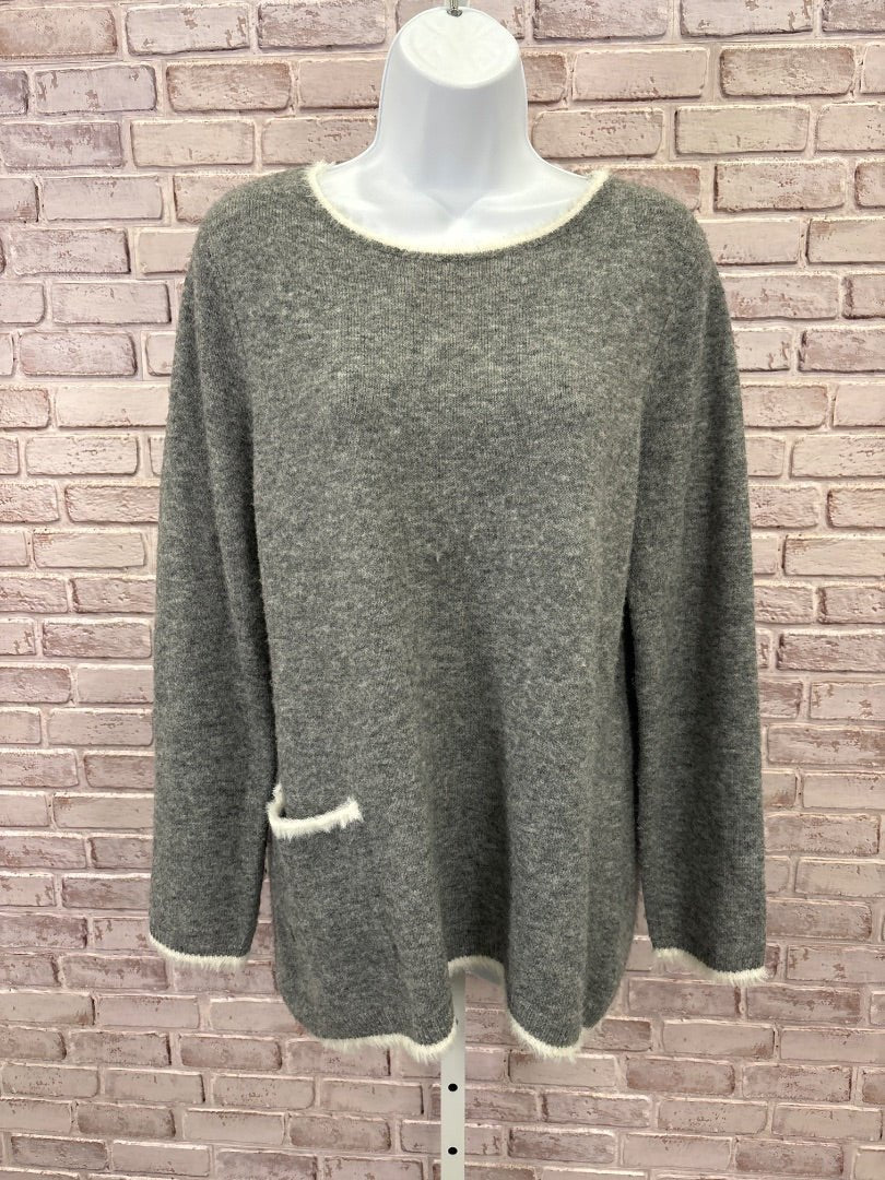 Picadilly Sweater, Grey/white, Medium, Used - Good - Chill Boutique Consignment