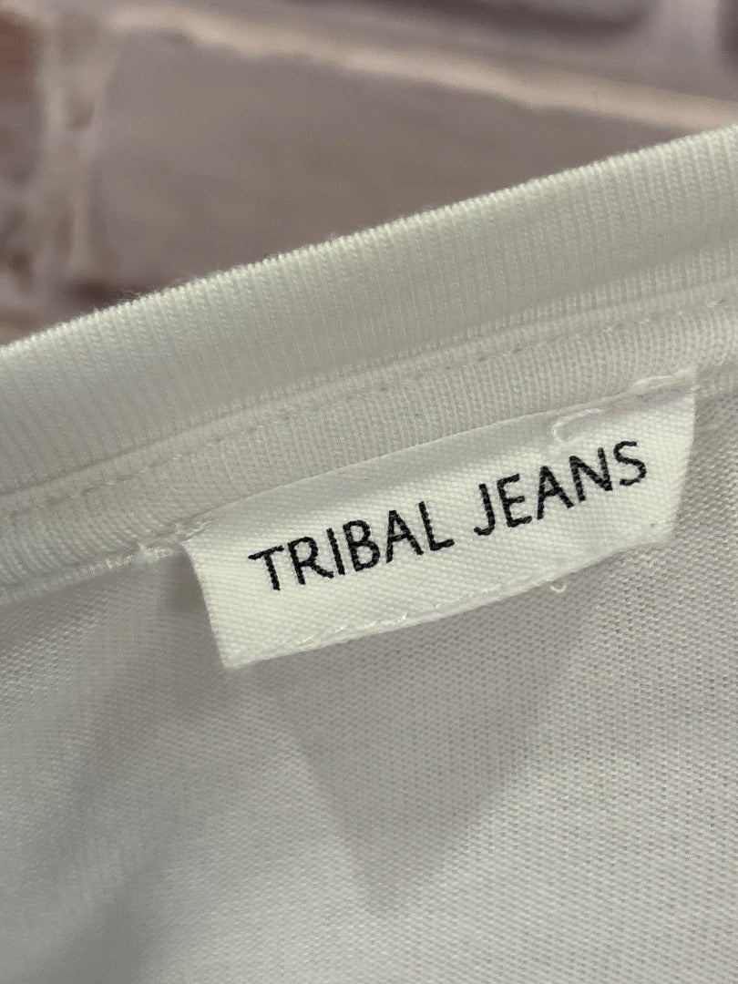 Tribal Jeans Tee shirt, White, Medium, Used - Good - Chill Boutique Consignment